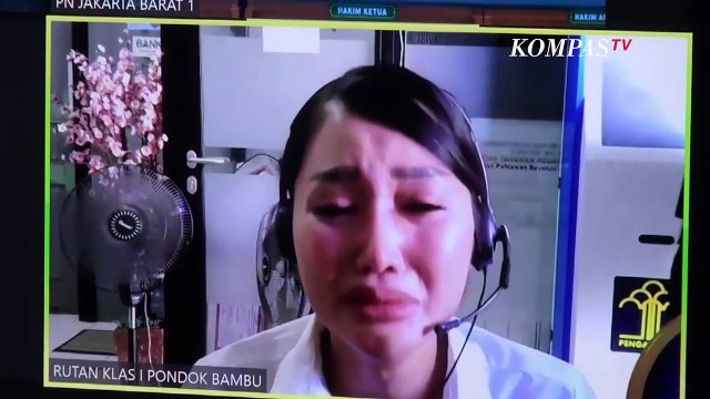 Sambil Menangis, Lucinta Luna Terima Vonis Hakim