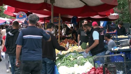 Sosyete pazarında tedbirlere uyan da var uymayan da