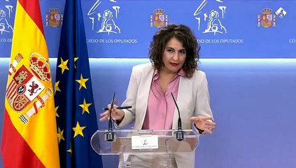 La ministra de Hacienda, María Jesús Montero, explica que los ayuntamientos podrán usar sus remanentes