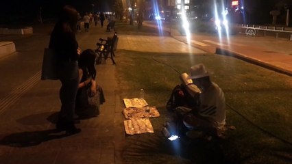 Genç gezgin yaptığı bileklikleri satarak Türkiye'yi geziyor - SAMSUN