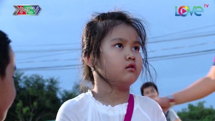 Nguyễn Minh Phương - Phan Thanh Bình tự tay trổ tài nấu ăn cho con trên truyền hình.