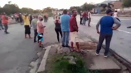 Protesta en Puerto Cabello tras más de ocho días esperando combustible