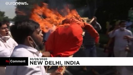 شعار علیه نارندرا مودی پس از مرگ زنی در پی تجاوز گروهی در هند