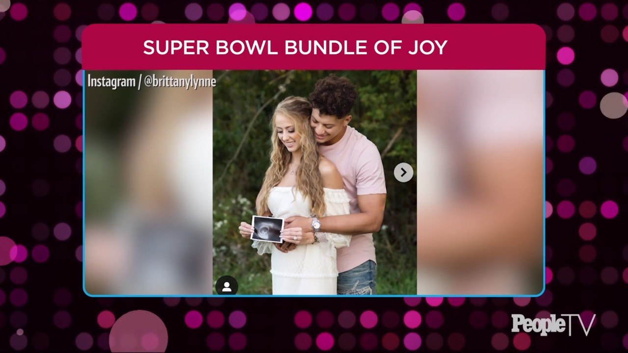 Patrick Mahomes and Fiancée Brittany Matthews E...