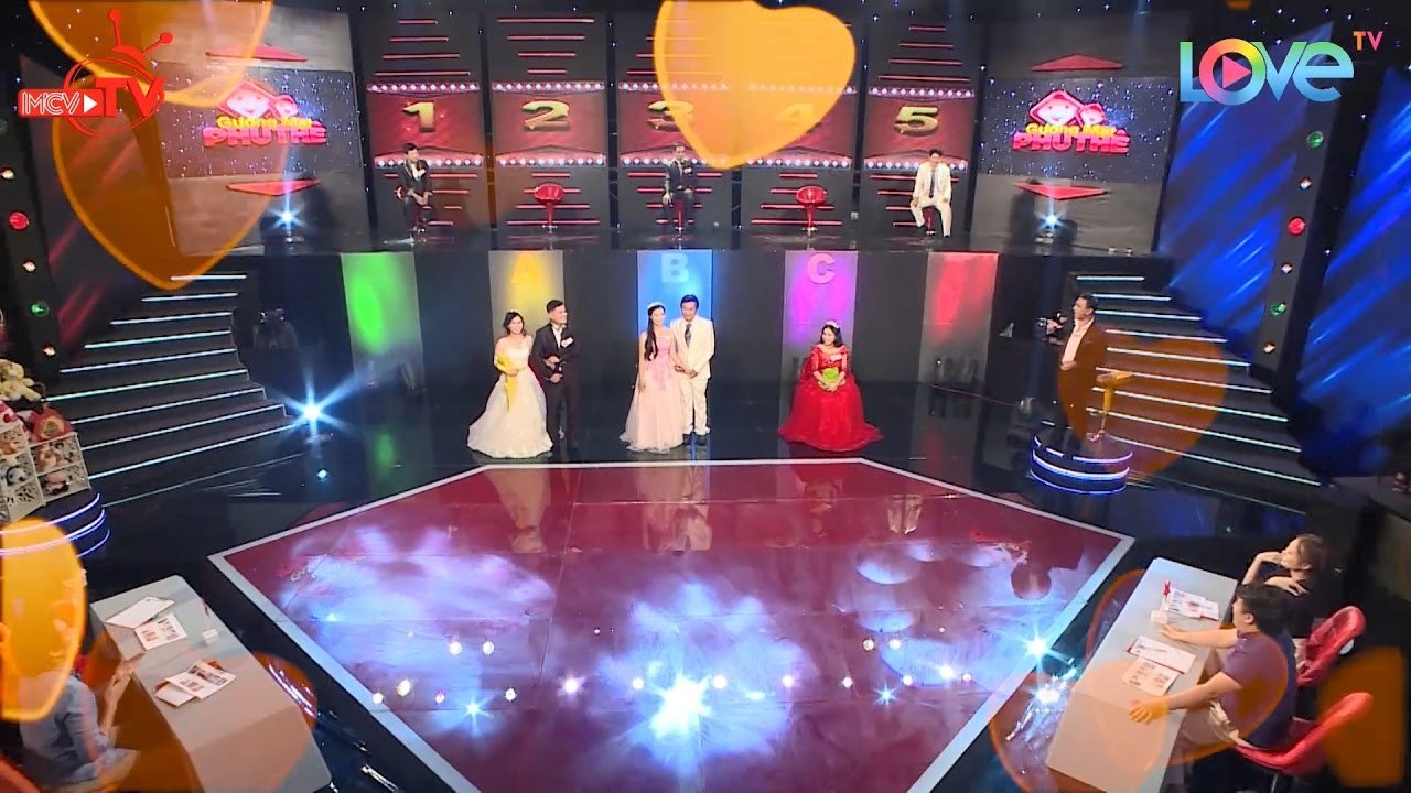 Cặp đôi diễn viên Cát Phượng - Kiều Minh Tuấn bó tay trước tài diễn xuất của các cặp vợ chồng