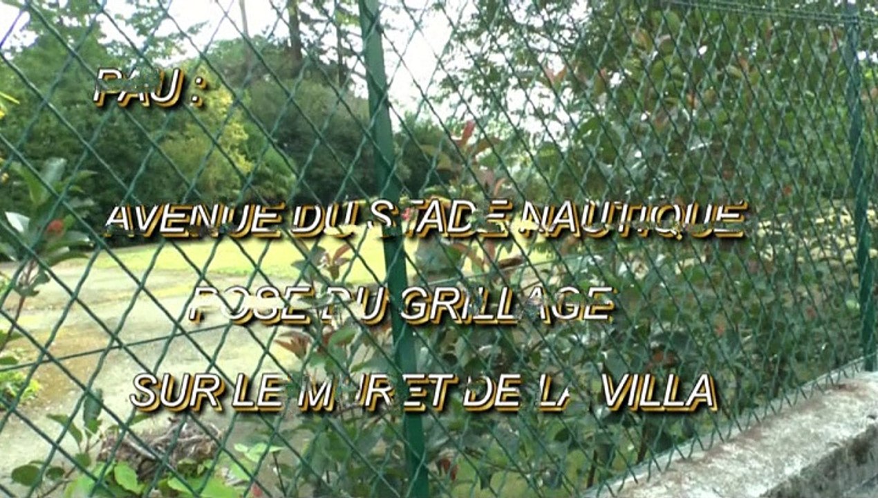 LES W-D.D. MICHOU64 NEWS - 21 SEPTEMBRE 2020 - PAU - AVENUE DU STADE NAUTIQUE POSE DU GRILLAGE SUR LE MURET DE LA VILLA