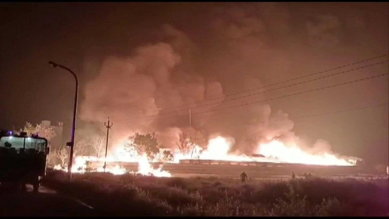 Major fire at chemical factory on Pune-Solapur road