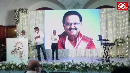 Télécharger la video: SP Balasubrahmanyam - SP Charan Emotional speech at SPB Condolence Prayer Meeting