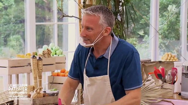 Julia Vignali draguée par le candidat Patrice dans Le Meilleur Pâtissier - M6