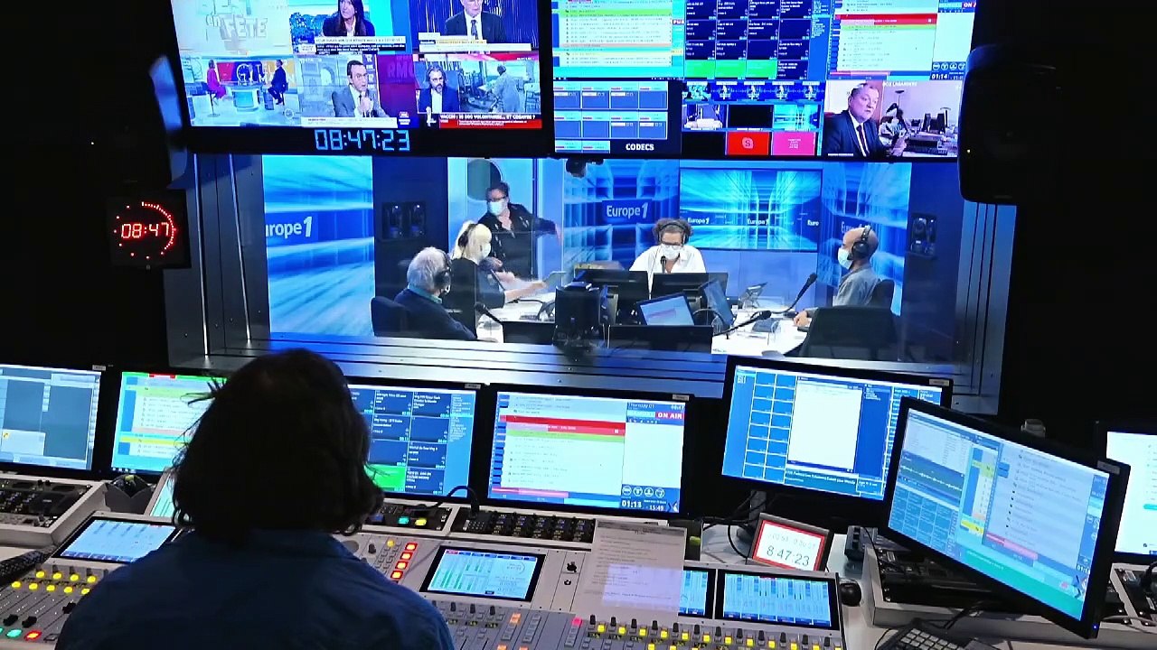 Lionel Chamoulaud à Roland-Garros : "Gros plan sur une chaise vide, alors que la pluie arrive !" (Canteloup)