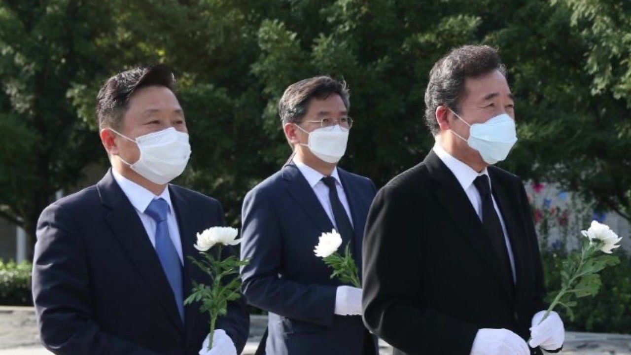 이낙연, 추석 맞아 고 노무현 전 대통령 묘소 참배 / YTN