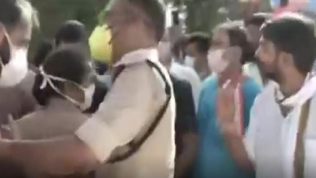 Rahul detained, Cong workers didn't allow vehicle to move