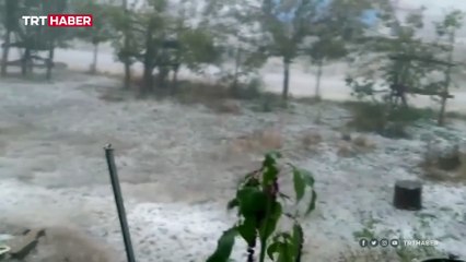 Biryanda hortum diğer yanda ceviz büyüklüğünde dolu