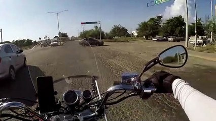 ¡Le tronó la llanta! Ciudadano hace ‘especial’ recomendación a afectado por un bache en Los Mochis