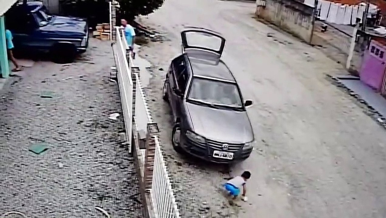 Il passe sur son neveu en voiture mais l'enfant s'en sort indemne