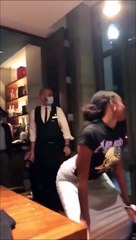Elle danse dans un restaurant et se fait surprendre par son petit copain