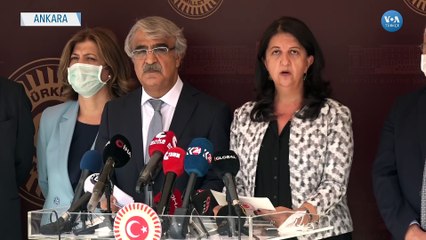 HDP TBMM Bahçesinde Oturma Eylemi Yaptı