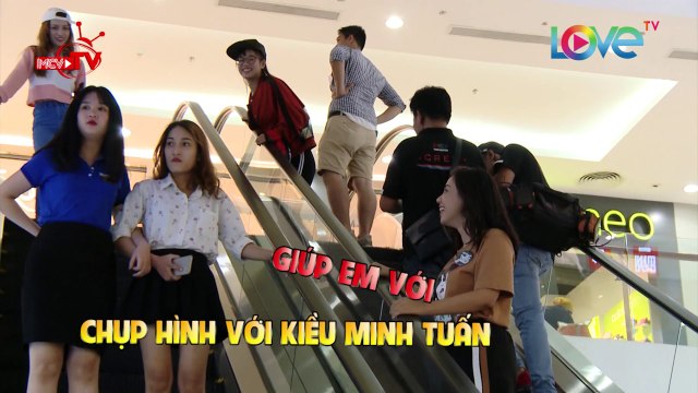 Kiều Minh Tuấn ấm lòng khi Hoàng Yến Chibi hóa trang giúp anh chụp ảnh cùng fan