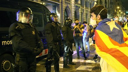 Disturbios en Barcelona y expulsión de periodistas tras la inhabilitación de Torra