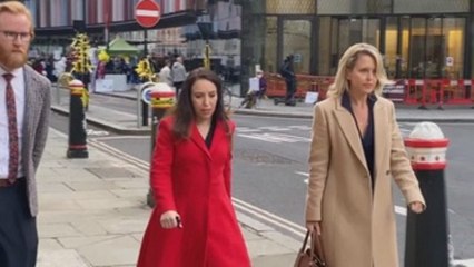 La pareja de Assange dice que lucha por su "vida" y la "libertad de prensa"