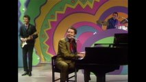 Jerry Lee Lewis - Great Balls Of Fire/What'd I Say/Whole Lotta Shakin' Goin' On (Medley/Live On The Ed Sullivan Show, November 16, 1969)