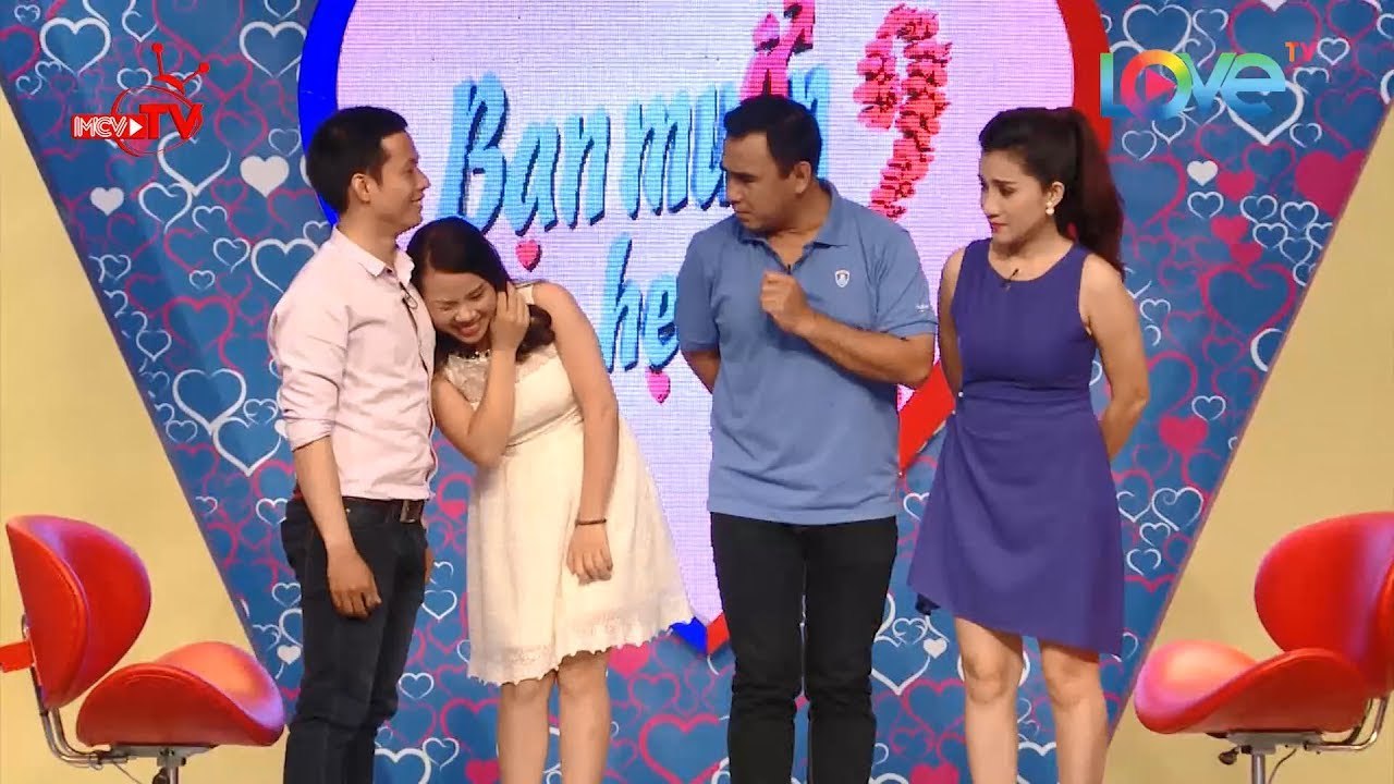 Cô gái Vũng Tàu áp tai vào ngực chàng trai lắng nghe nhịp tim ngay lần hẹn hò đầu tiên