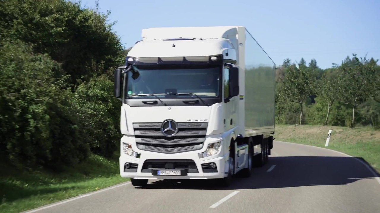 Der neue Mercedes-Benz Actros F - Einstieg in die Welt der Zugmaschinen ab 18 Tonnen von Mercedes-Benz