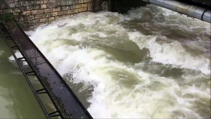 Relax Bruit d'eau cascade gros remous puissants 30 minutes