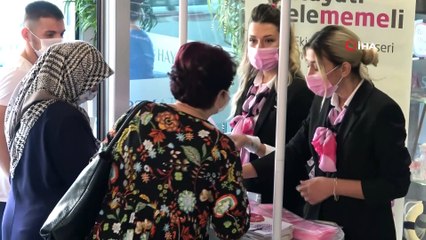 Meme kanserine pembe maske ile dikkat çektiler