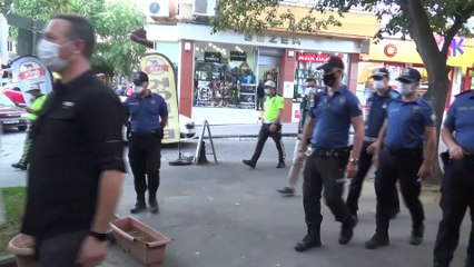 Koronada örnek ilin valisi sokak sokak denetim yaptı