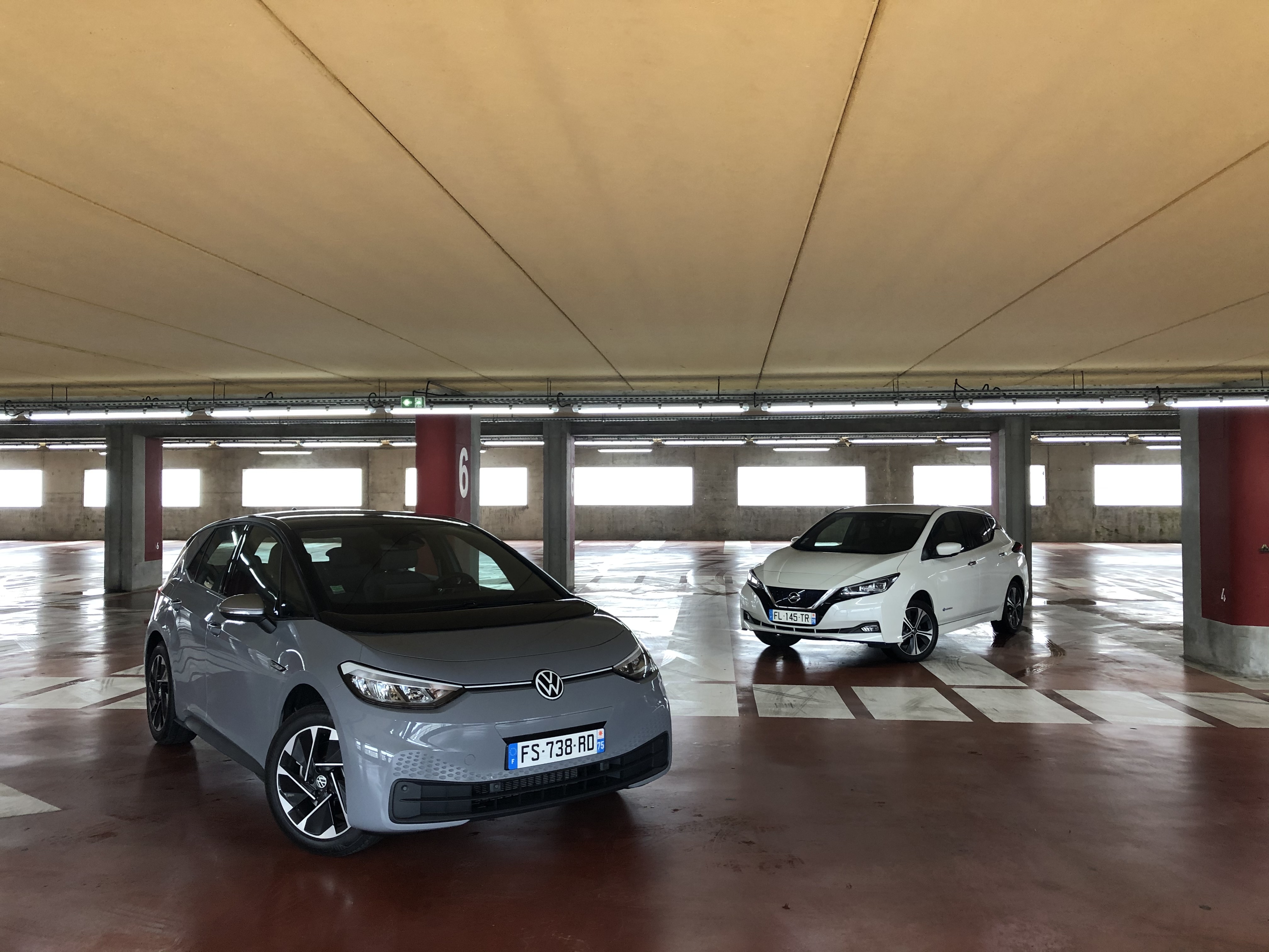 Comparatif Video Volkswagen Id 3 Vs Nissan Leaf E Duel Sous Tension