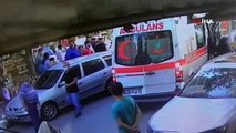 Hasta almaya giden ambulans motosiklete böyle çarptı