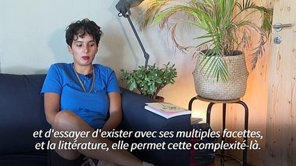 Lesbienne, musulmane et banlieusarde: Fatima Daas, l'autrice qui conjugue les identités au pluriel
