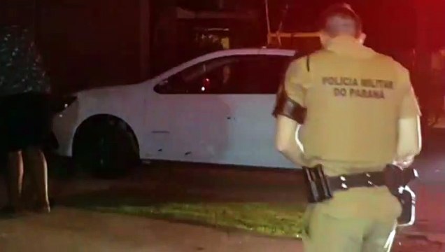 Familiares chegam ao IML para fazer a liberação do corpo de Edvaldo Caetano