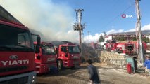 Organize Sanayi Bölgesi'nde fabrika yangını sürüyor