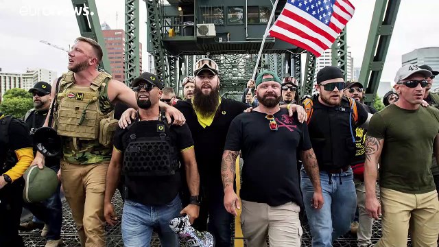 پسران مفتخر چه کسانی هستند و چرا ترامپ از آن‌ها خواست تا «عقب بنشینند و آماده باشند»؟