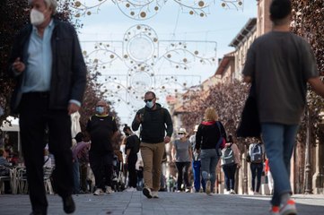 Madrid en la incertidumbre: un hostelero, una doctora y el director de un teatro, entre el caos y la confusión