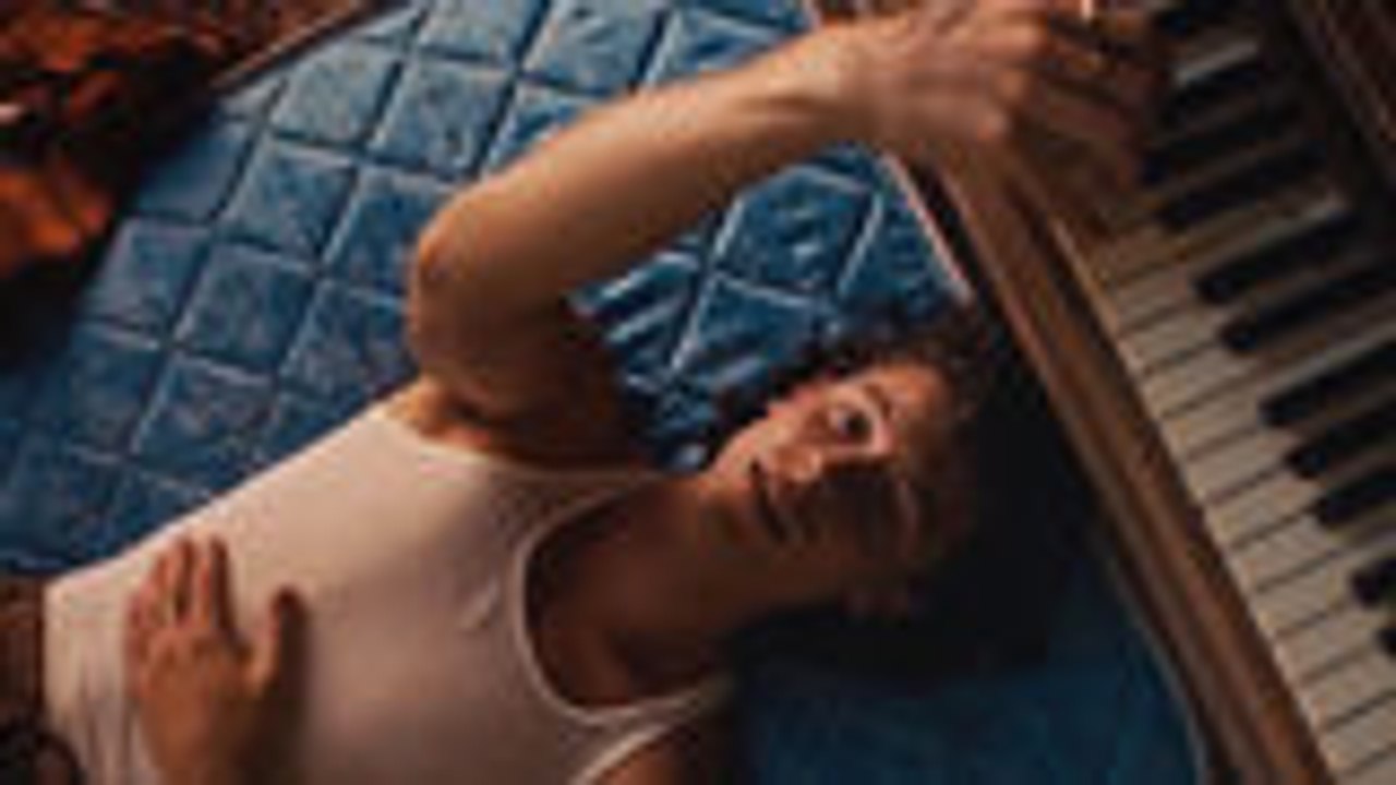 Shawn Mendes Releases New Video for 'Wonder' | Billboard News