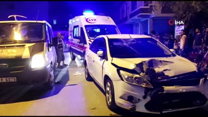 Otomobille motosiklet çarpıştı: 2 yaralı