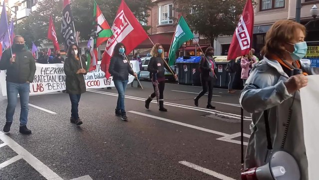 Sindicatos de Educación se manifiestan por las tres capitales vascas