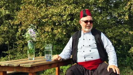 Bosna'daki savaşta Sırpların yıktığı evi için mezar yaptırdı - PRIJEDOR