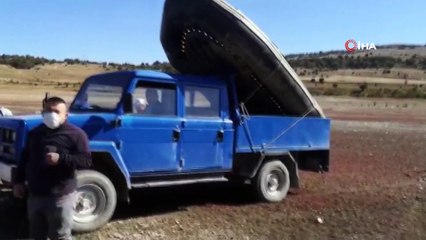 Sürüden ayrılan koyun baraj suyunda mahsur kaldı