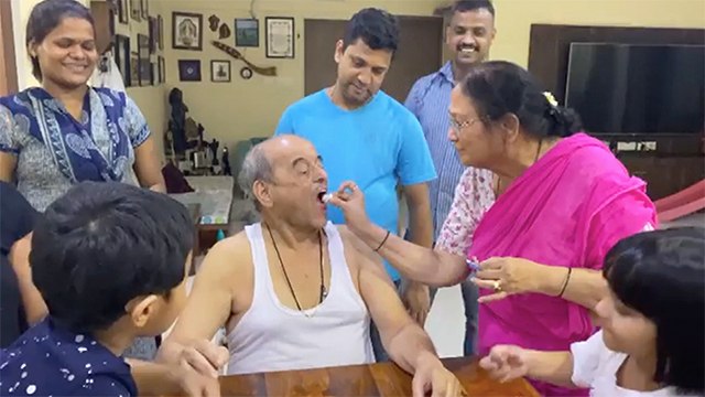 स्वप्नील जोशीने अशा प्रकारे साजरा केला वडिलांचा वाढदिवस