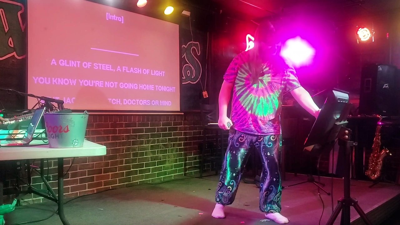KARAOKE - Twisted Sister - Under The Blade