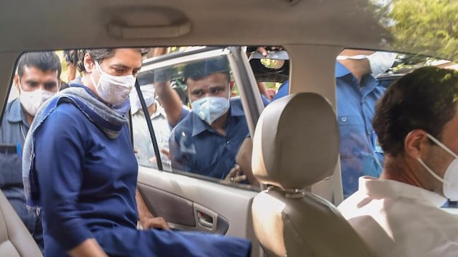 Watch: Priyanka Gandhi Vadra, Rahul Gandhi enroute Hathras from Delhi