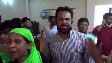 বরগুনা আমতলী থানায় ওসির রুমে চাঁদা না দেওয়ায় একজনকে ফাঁসিতে ঝুলিয়ে হত্যা, মানুষের নিরাপত্তা আজ কোথায়?