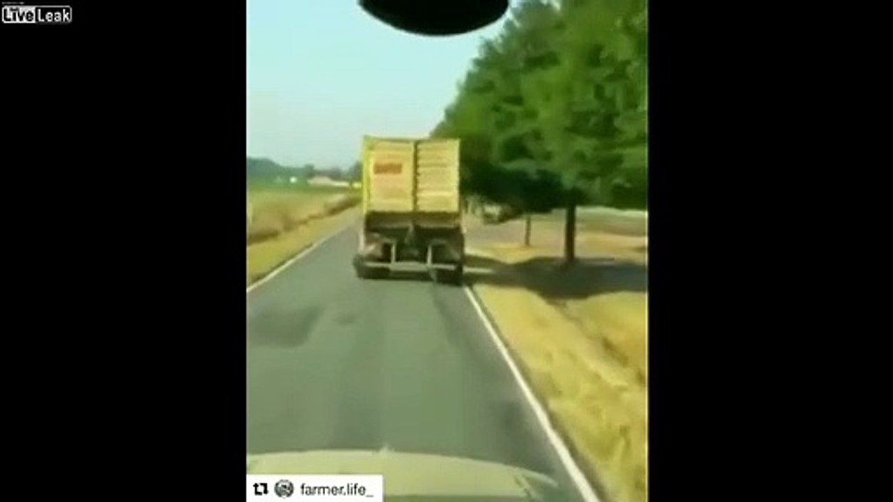Ce camion danse sur la route