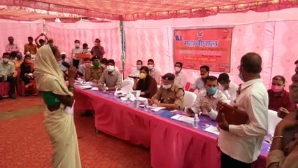 न्यायालय आदेश को नहीं मान रहें लोग, बिना मास्क, सोशल डिस्टेंसिंग के दिखे लोग