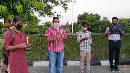 हाथरस की घटना का विरोध , राजस्थान विवि में शिक्षकों ने जताया विरोध