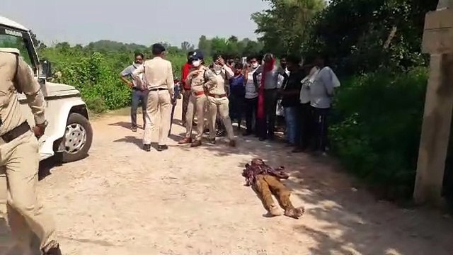 कुल्हाड़ी से युवक के सिर, हाथ में किए वार, मरणासन्न अवस्था में मऊसहानियां में फेंका, पुलिस के पहुंचने से पहले मौत